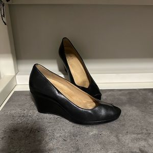 Naturalized Black Peep-toe Wedge 8W EUC